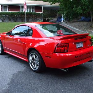 Lando21's Red 2000 V6 chick stang cruiser (230hp)