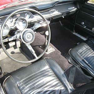 Sicne the picture I change the steering wheel and I add a SUN tachometer