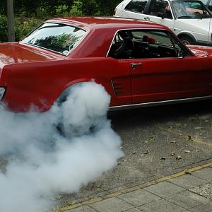 Burnout in front of my garage, showing the kids how its done