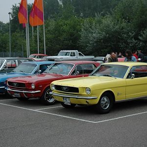 3 oldies on a row, 2 of them with german plates the one in the middle is mine (dutch classic plates)