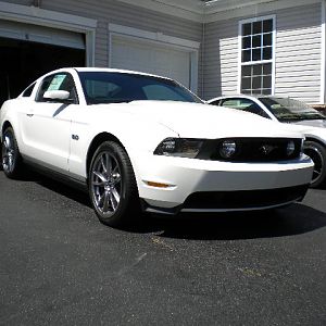 2011 GT 001