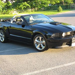 Shaker Hood, Agent 47 Grill