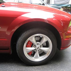 Mustang   caliper covers (6)
