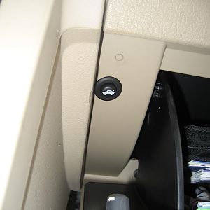 Mustang   Trunk release