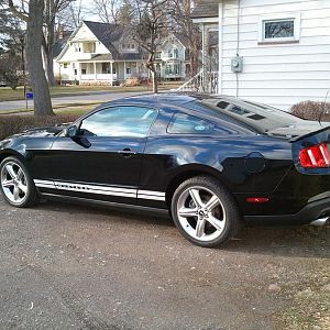 Better shot of the 19" Premium GT wheels!