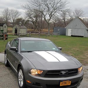 Hood bulge stripes from front 3/4 angle