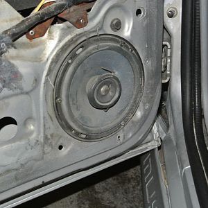 Old Pioneers... Dusty and oversprayed... But still decent.  Decided to replace the pair anyway.