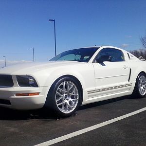 255/40R19 Front and 285/35R19 rear wheels on AMR rims added today