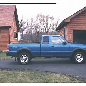2000 Ford Ranger XLT 4X4 Off Road.