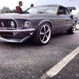 little edit love the drop of this car so official!