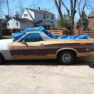 42107 (1).......woodgrain is in bad shape so it's gotta go