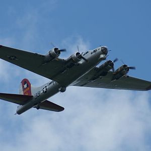 B-17 Flying Fortress Flying over carlisle pa