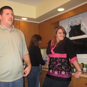 Jen posing ... Kyle clueless ... TYPICAL!