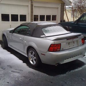 Lindseys car in the snow